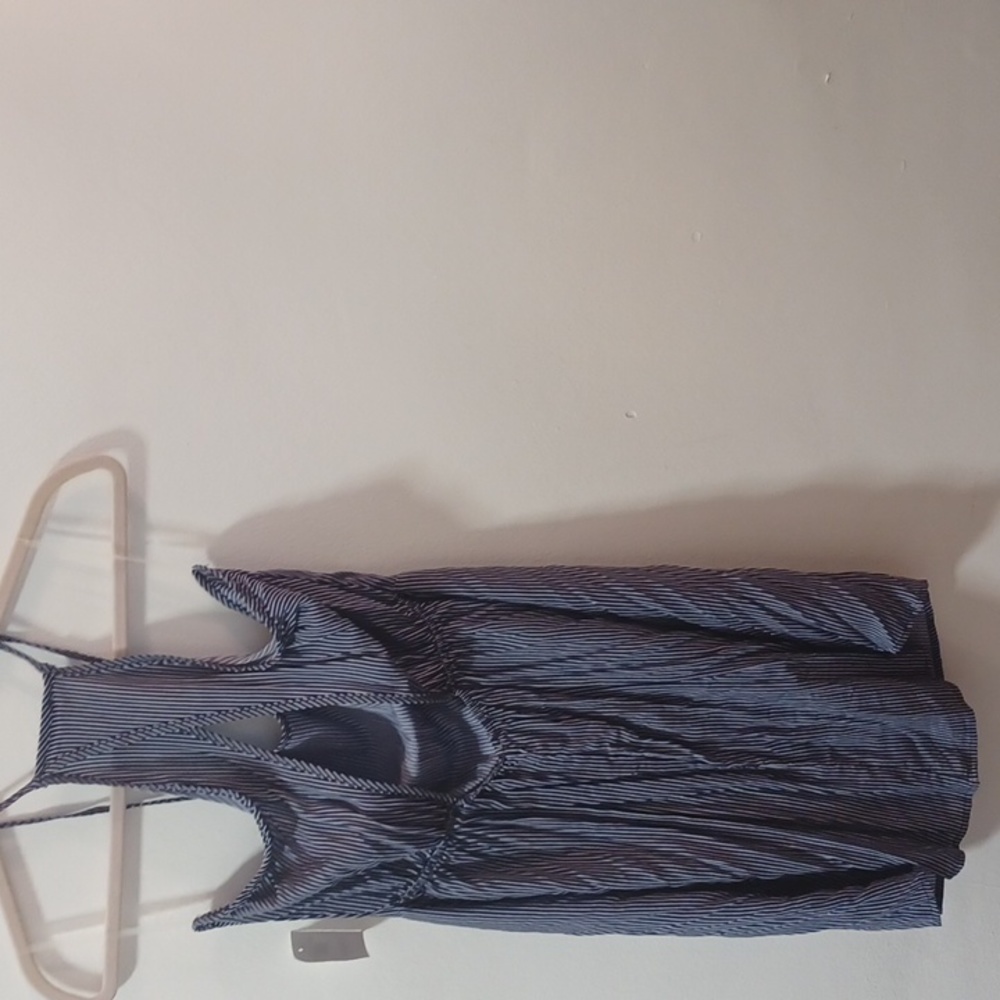 Dress - Picture 9 of 10